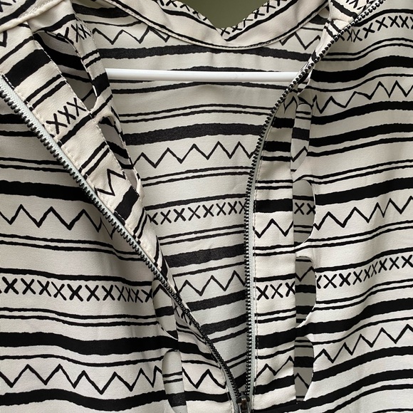 BCBGeneration Aztec print shift dress - Picture 6 of 6